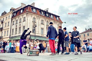 球队内部矛盾爆发，主帅临危受命